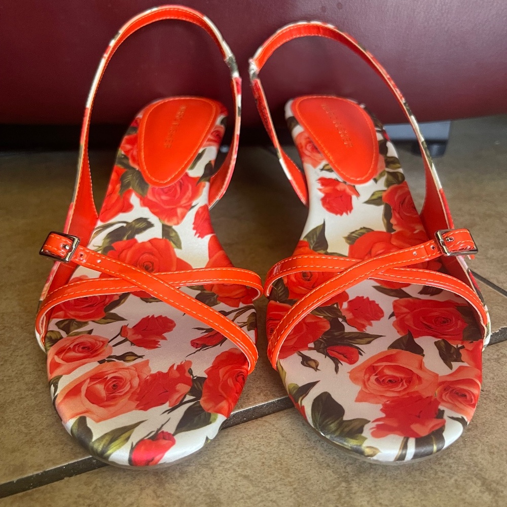 Marc Fisher Red Roses Feren 2 Sandals SZS VARIOUS